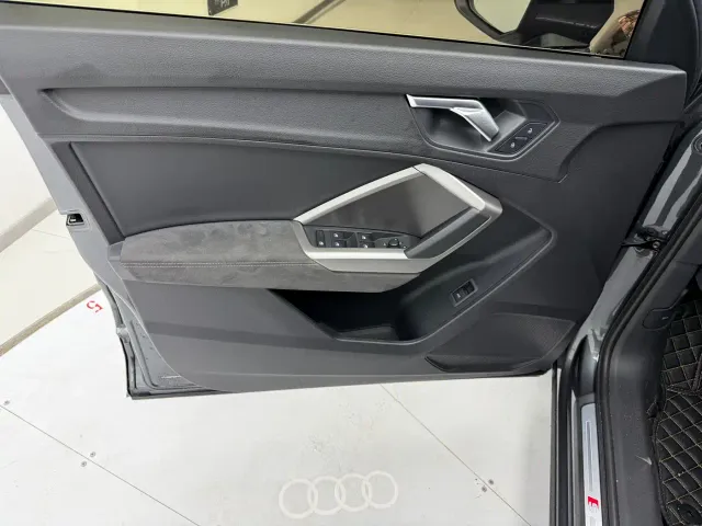 Audi Q3 — Фото автомобиля 11