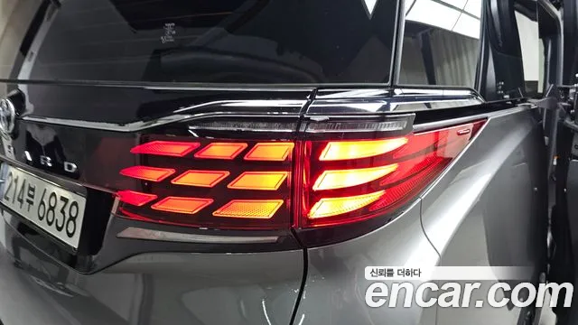 Toyota Alphard 4th Gen — Фото автомобиля 8