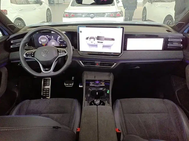 Volkswagen Tiguan L — Фото автомобиля 9
