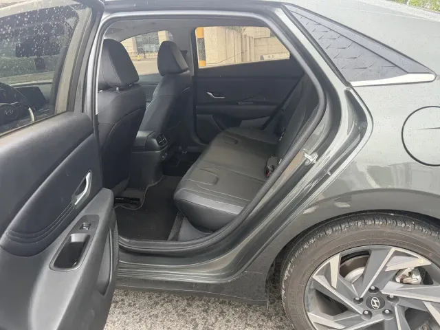 Hyundai Elantra — Фото автомобиля 4