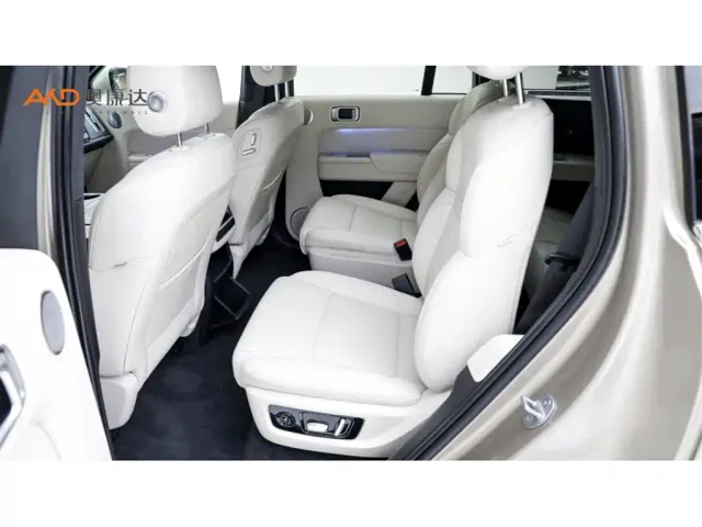 Li Auto L8 — Фото автомобиля 7