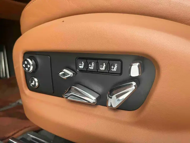 Bentley Flying Spur — Фото автомобиля 19