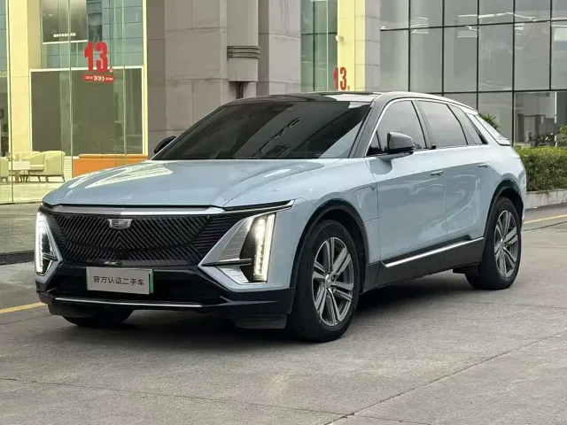 Фотография автомобиля — Cadillac Lyriq