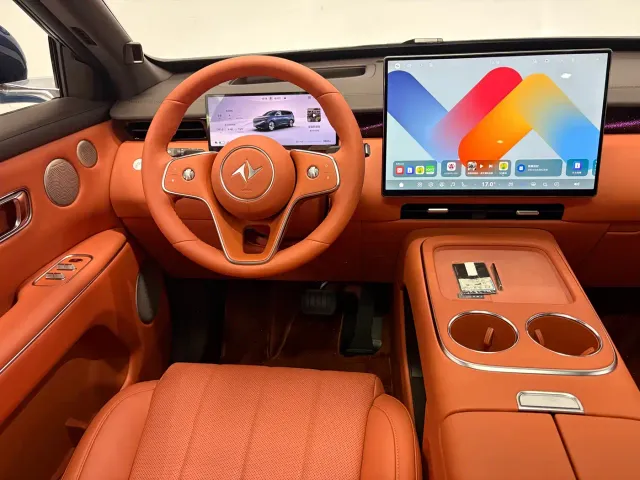 Dongfeng E8 M8 — Фото автомобиля 16