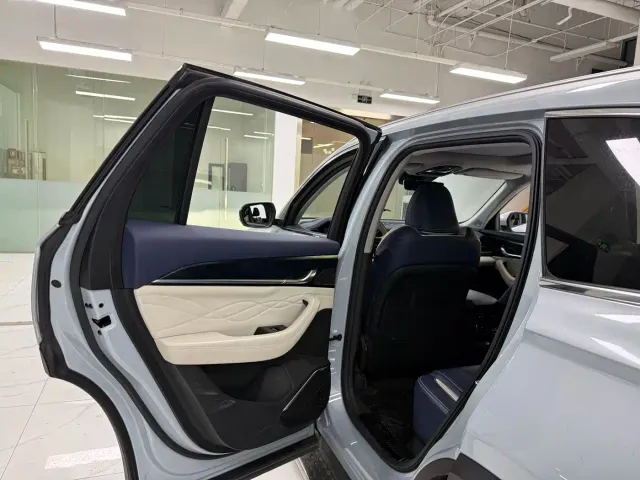 Geely Xingyue L — Фото автомобиля 13
