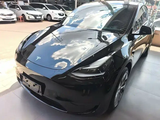 Фотография автомобиля — Tesla Model Y