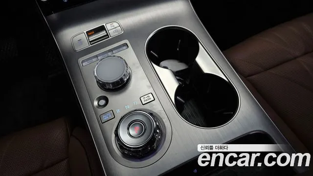 Genesis GV70 — Фото автомобиля 12