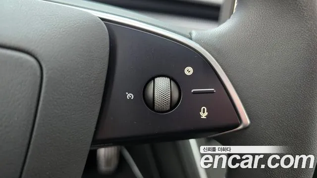 Tesla Model Y — Фото автомобиля 16