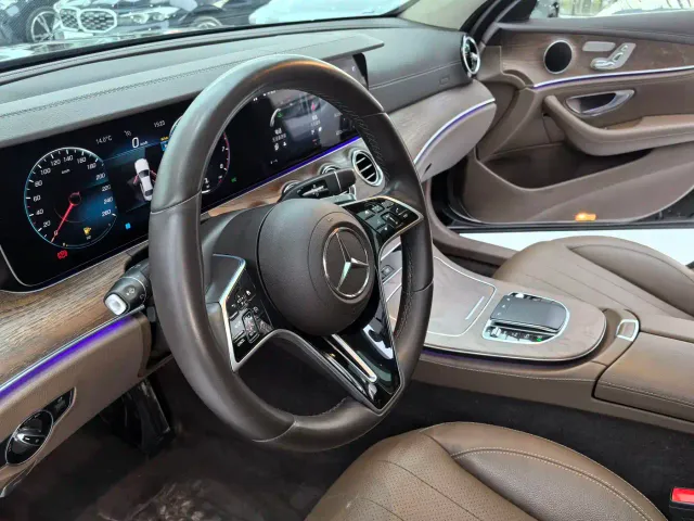 Mercedes-Benz E-Class — Фото автомобиля 6