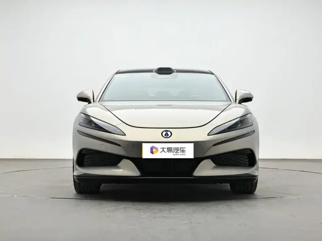 Denza Z9GT — Фото автомобиля 2