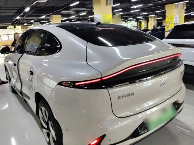IM Motors LS6 — Фото автомобиля 22