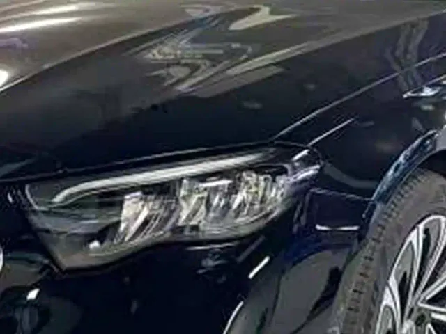 Mercedes-Benz E-Class — Фото автомобиля 2