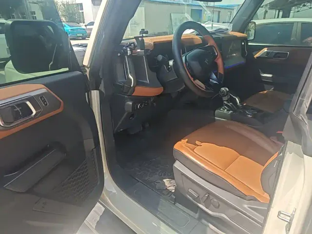 Ford Bronco — Фото автомобиля 17