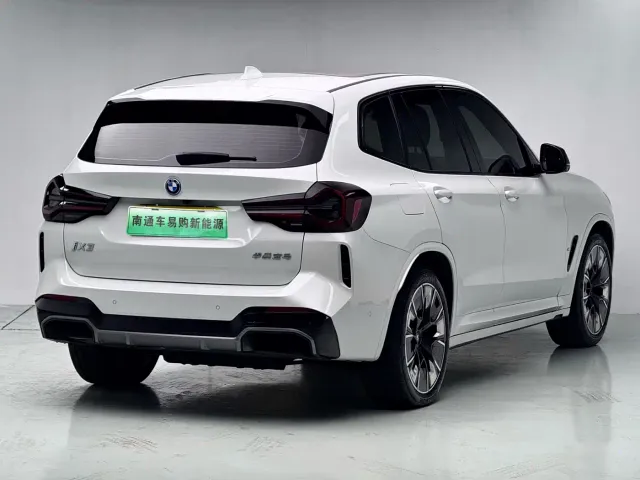 BMW iX3 — Фото автомобиля 6