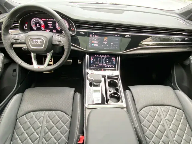 Audi SQ7 — Фото автомобиля 21