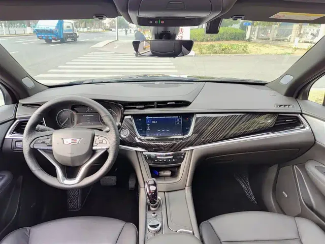 Cadillac XT6 — Фото автомобиля 10