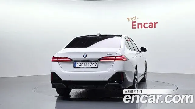 BMW 5 Series G60 — Фото автомобиля 4