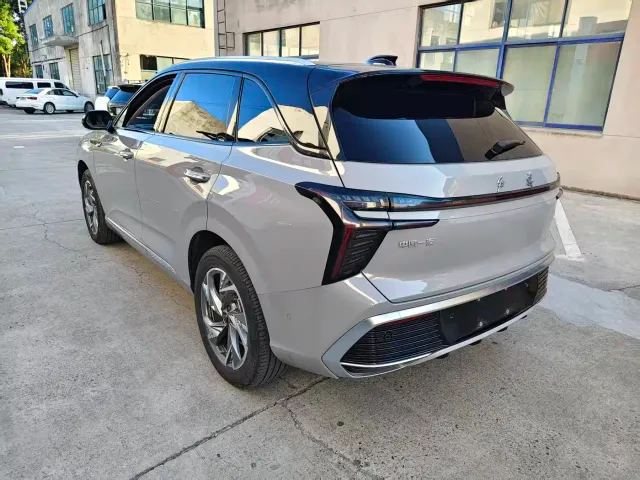Hongqi HS3 — Фото автомобиля 9