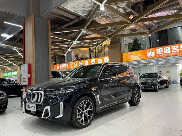 Фотография автомобиля — BMW X5