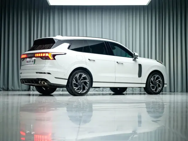Lynk & Co 09 EM-P — Фото автомобиля 9