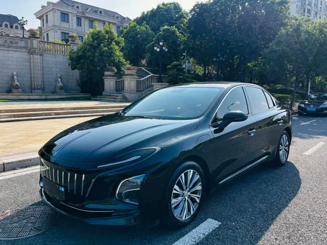 Фотография автомобиля — Hongqi E-QM5