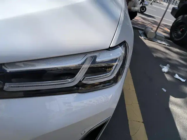 BMW 5 Series — Фото автомобиля 5