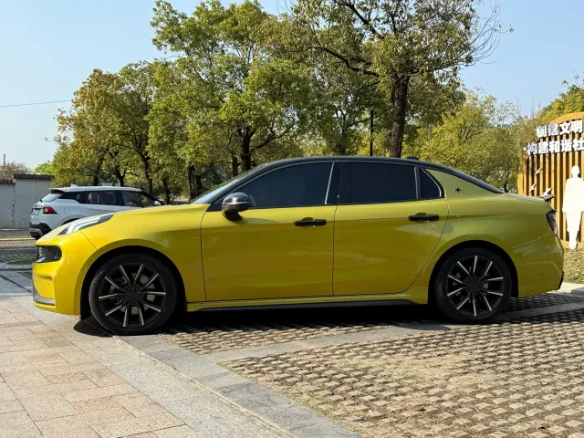 Lynk & Co 03 — Фото автомобиля 9
