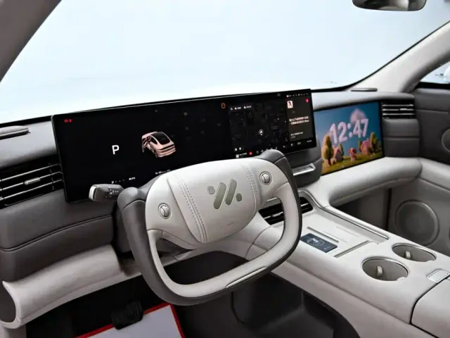 IM Motors LS6 — Фото автомобиля 15