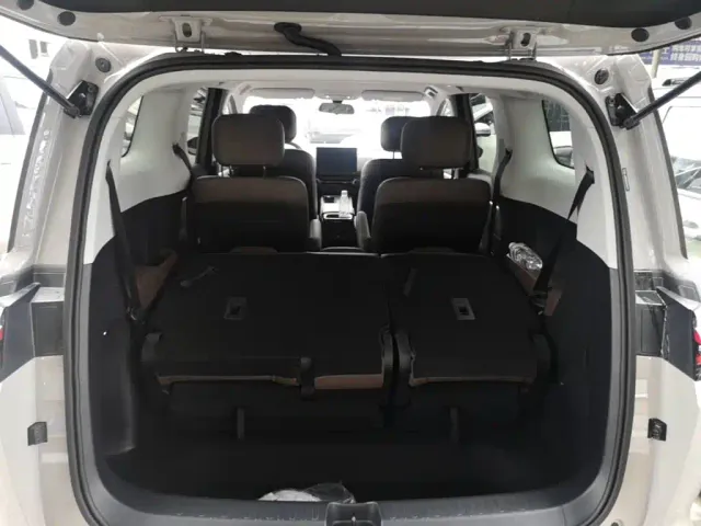Wuling Starlight 730 — Фото автомобиля 18