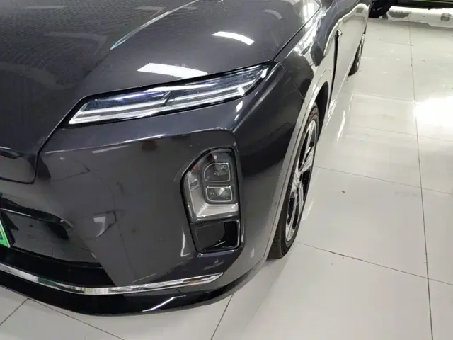 Nio ES8 — Фото автомобиля 23