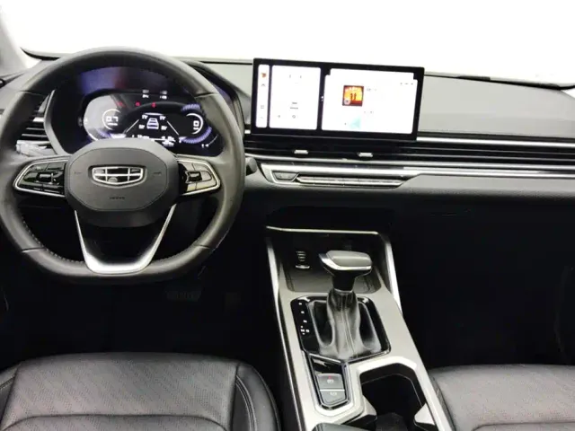 Geely Emgrand — Фото автомобиля 12