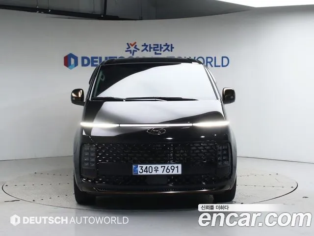 Hyundai Staria Staria 4WD Lounge 9 мест — Фото автомобиля 3