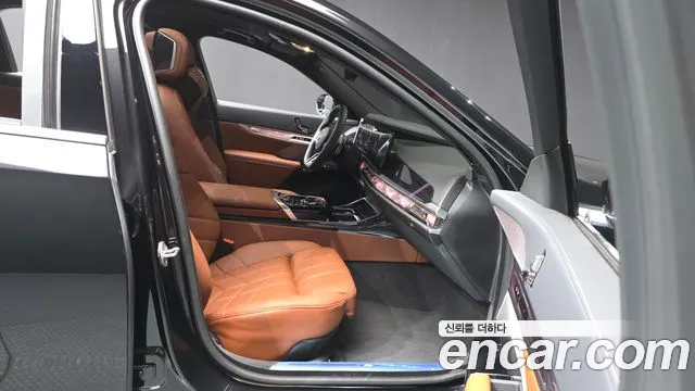 BMW 7 Series G70 — Фото автомобиля 17