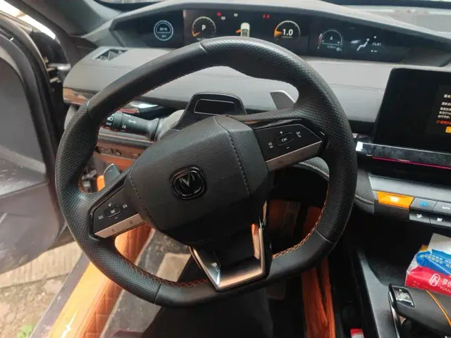 Changan Changan UNI-V 2024 1.5T Deluxe Sport — Фото автомобиля 15