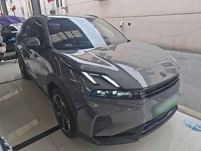 Lynk & Co 06 EM-P — Фото автомобиля 3