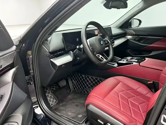 BMW 5 Series — Фото автомобиля 3