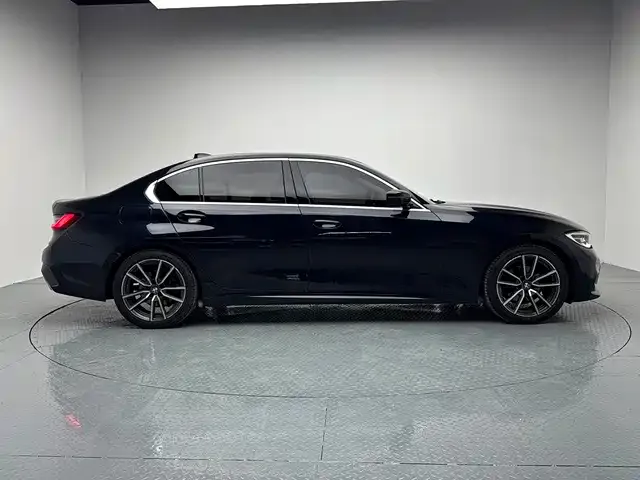 BMW 3 Series — Фото автомобиля 3