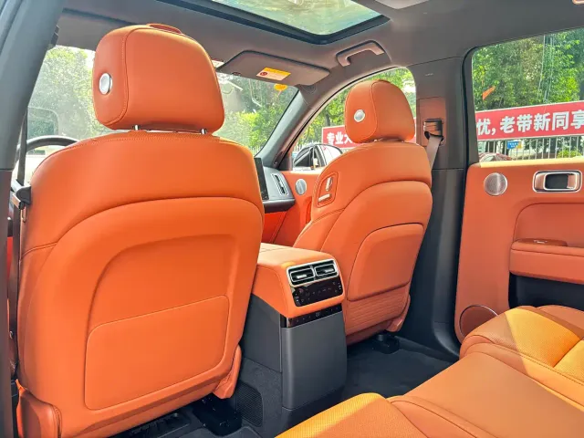 Li Auto L7 — Фото автомобиля 23