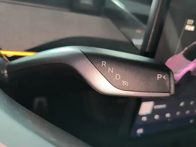 Tesla Model Y — Фото автомобиля 13