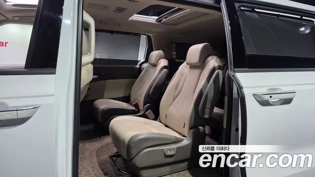 Kia Carnival 4th Gen — Фото автомобиля 17