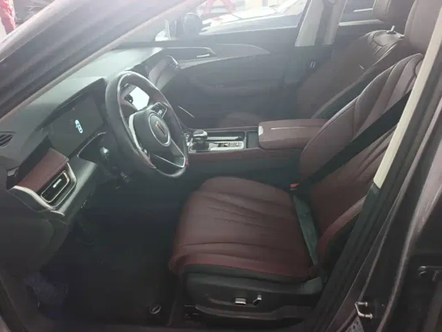 Hongqi H5 — Фото автомобиля 14