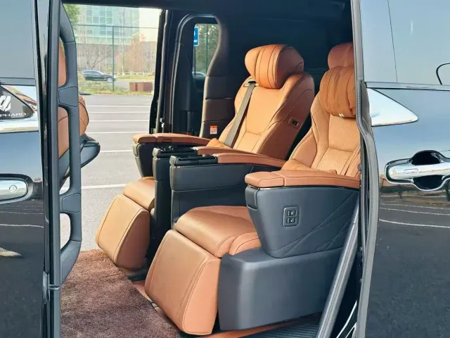 Toyota Alphard — Фото автомобиля 5