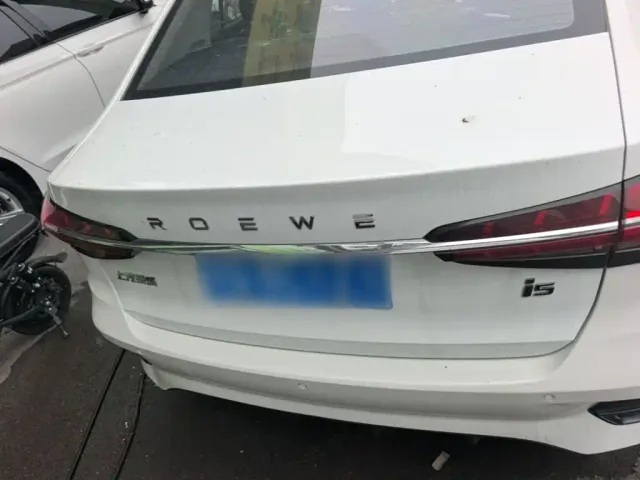 Roewe i5 — Фото автомобиля 5