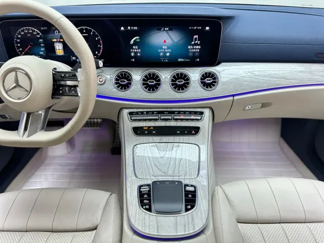 Mercedes-Benz E-Class — Фото автомобиля 19
