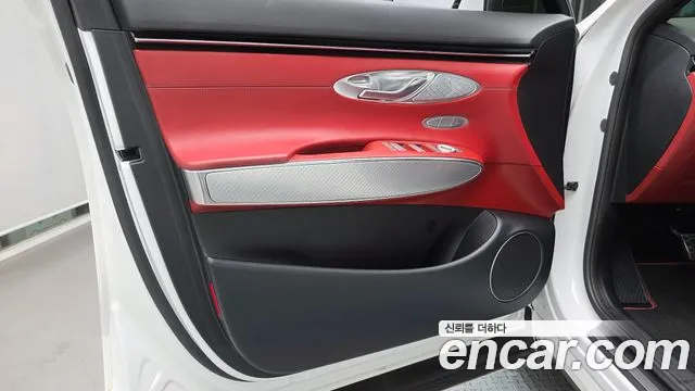 Genesis GV70 — Фото автомобиля 13