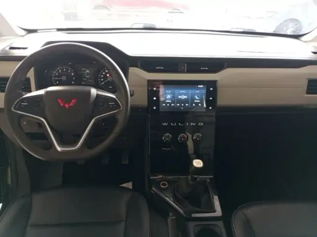 Wuling Zhengcheng — Фото автомобиля 9