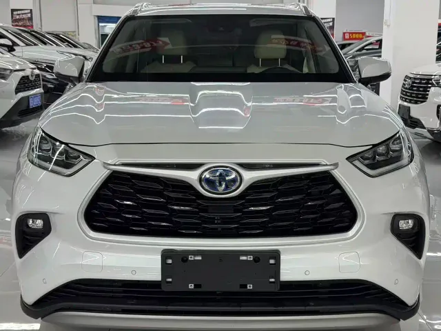 Фотография автомобиля — Toyota Highlander