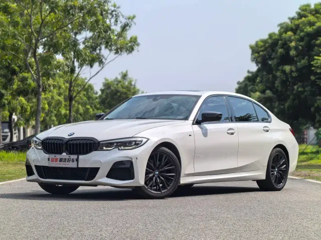 Фотография автомобиля — BMW 3 Series