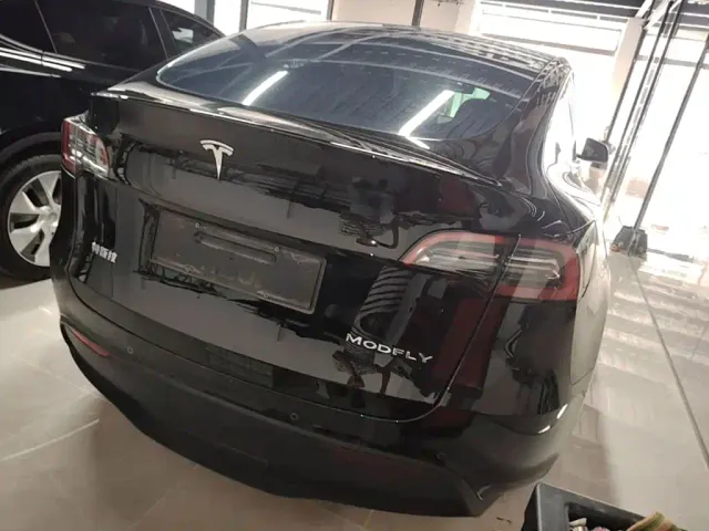 Tesla Model Y — Фото автомобиля 6