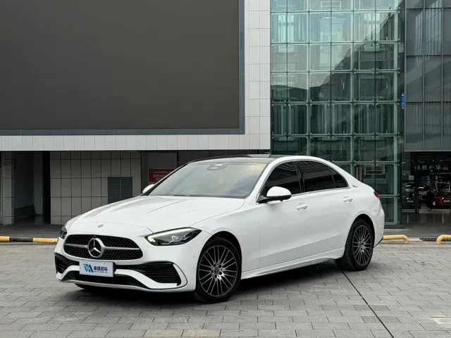 Фотография автомобиля — Mercedes-Benz C-Class